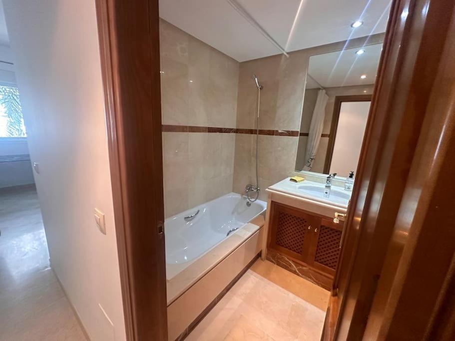 Costalita Beach Apartamento En Estepona Kültér fotó